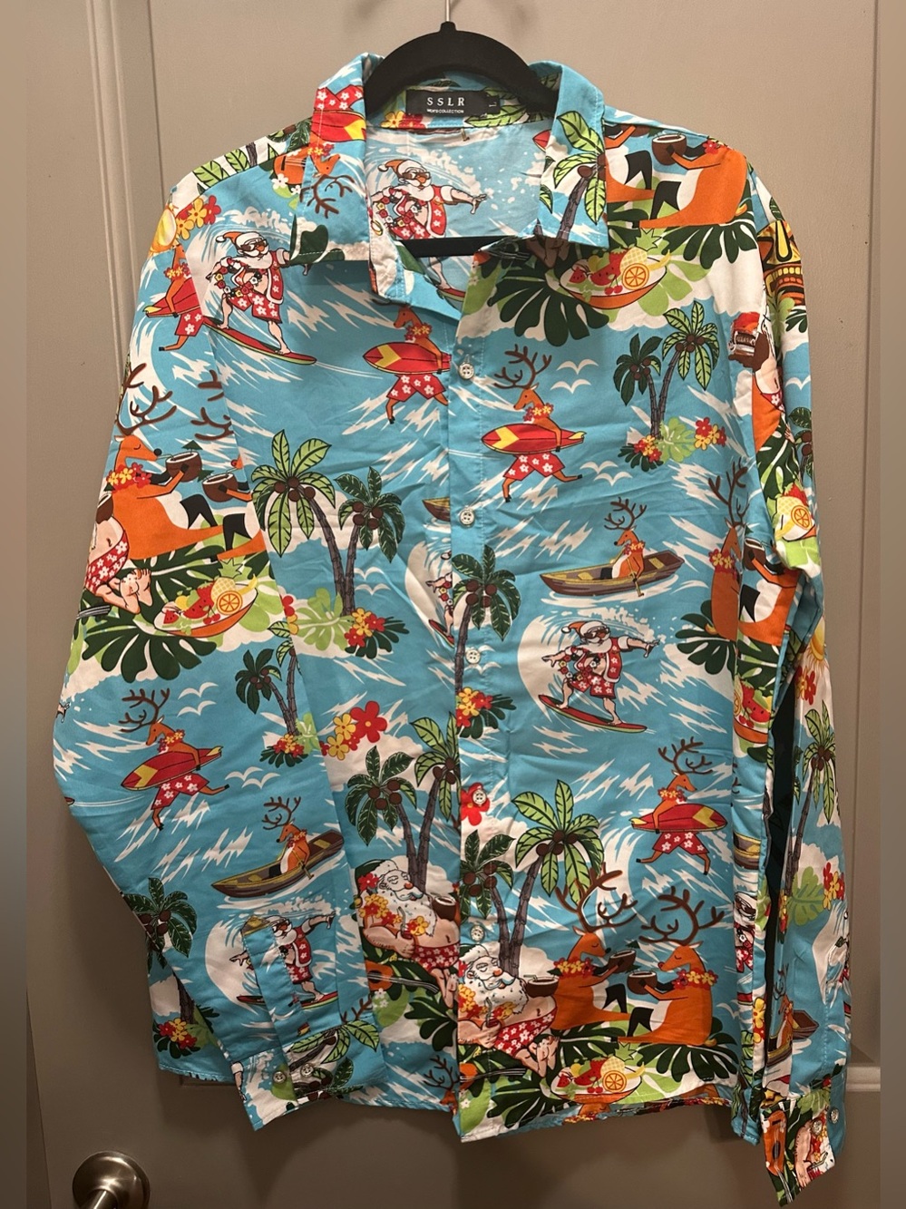 SSLR Size L Santa and Reindeer Tropical Christmas Shirt EUC